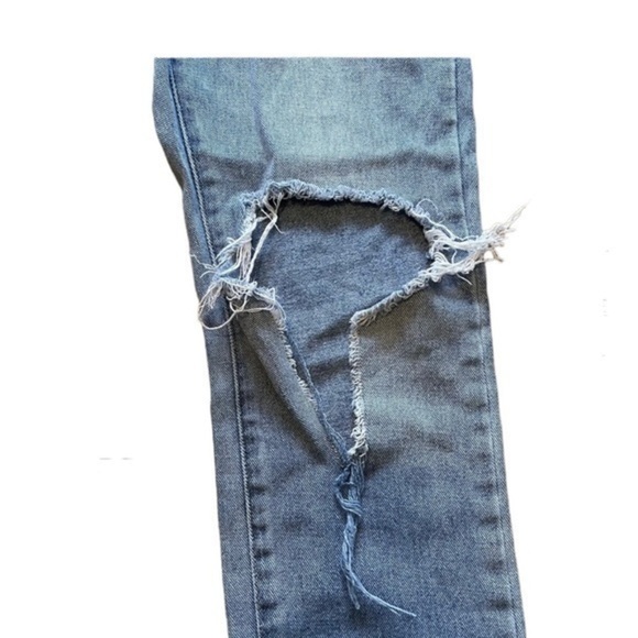 ✨3/$20✨ PacSun Distressed Cropped Blue Mom Jeans. Straight Leg. Button Fly. 25 - Picture 3 of 10